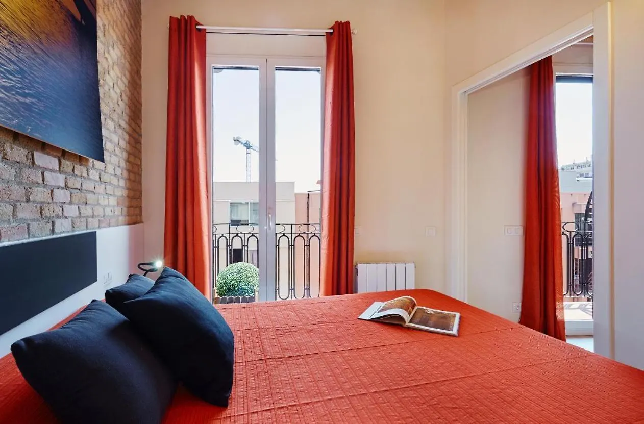 Lovely & Bright Bogatell Beach Apartment Barcelona