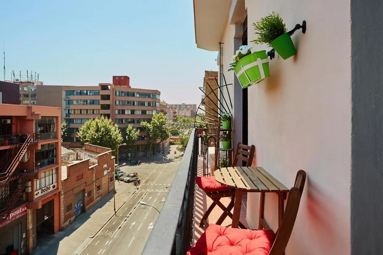 Lovely & Bright Bogatell Beach Apartment Barcelona