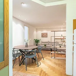 https://apt-houseloft-rotonda-lodging.hotelschalkidiki.net