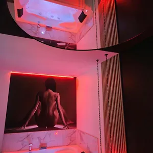 Boudoir Margot - Luxury Balneo , Vichy France